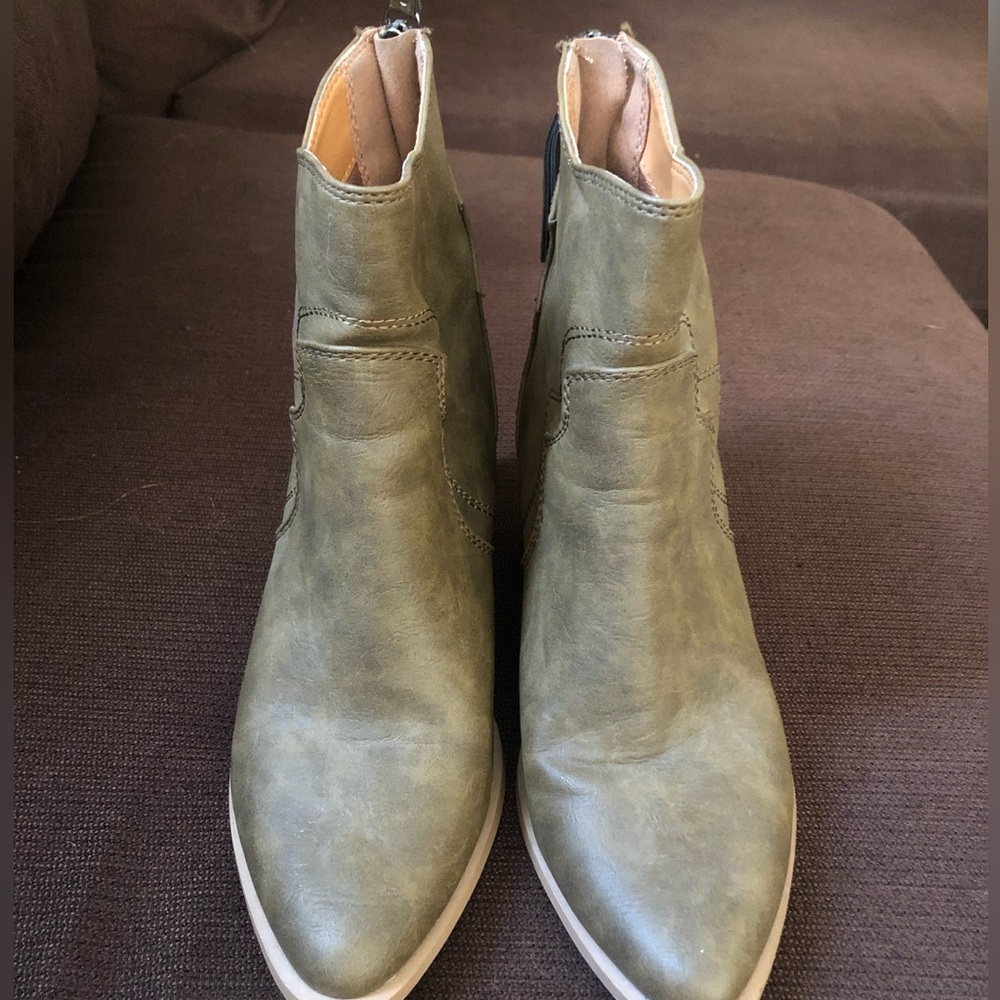 Woman’s Booties